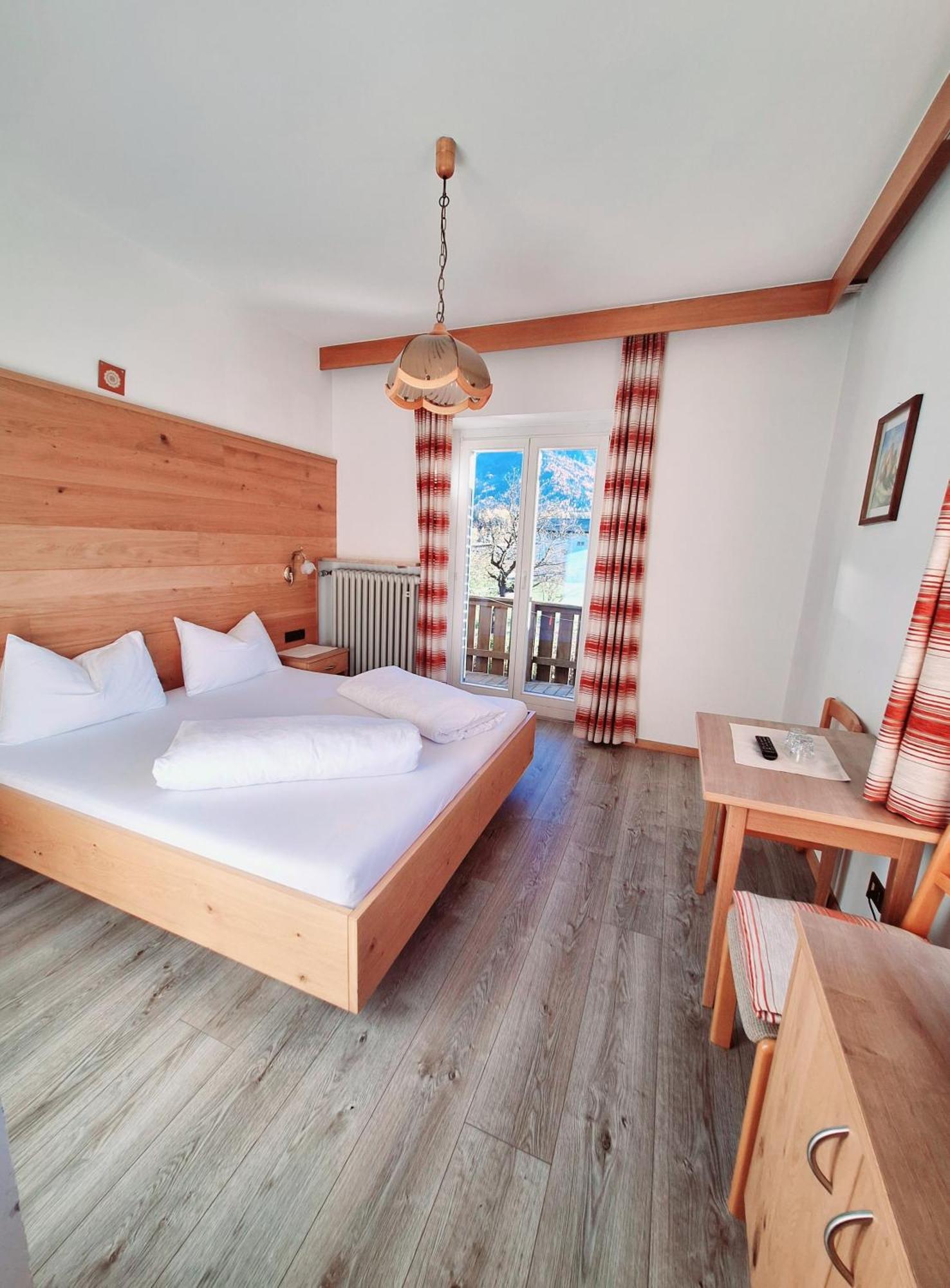 Olang Hotel Poernbacher מראה חיצוני תמונה